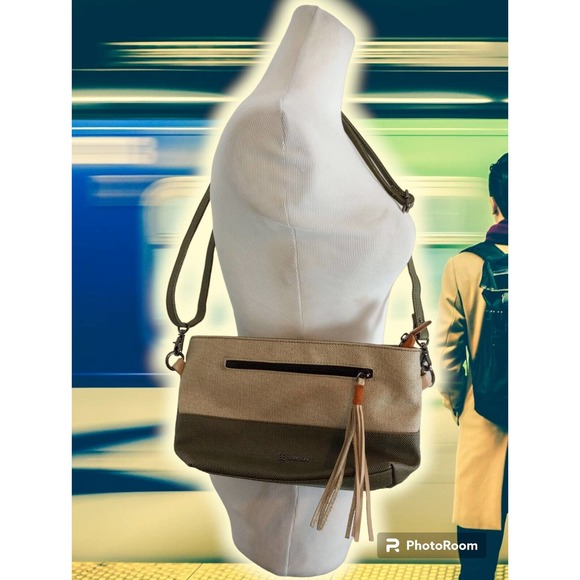SHERPANI Paige Small Crossbody/Wristlet Bag Color Block Beige Green Canvas - Picture 1 of 10